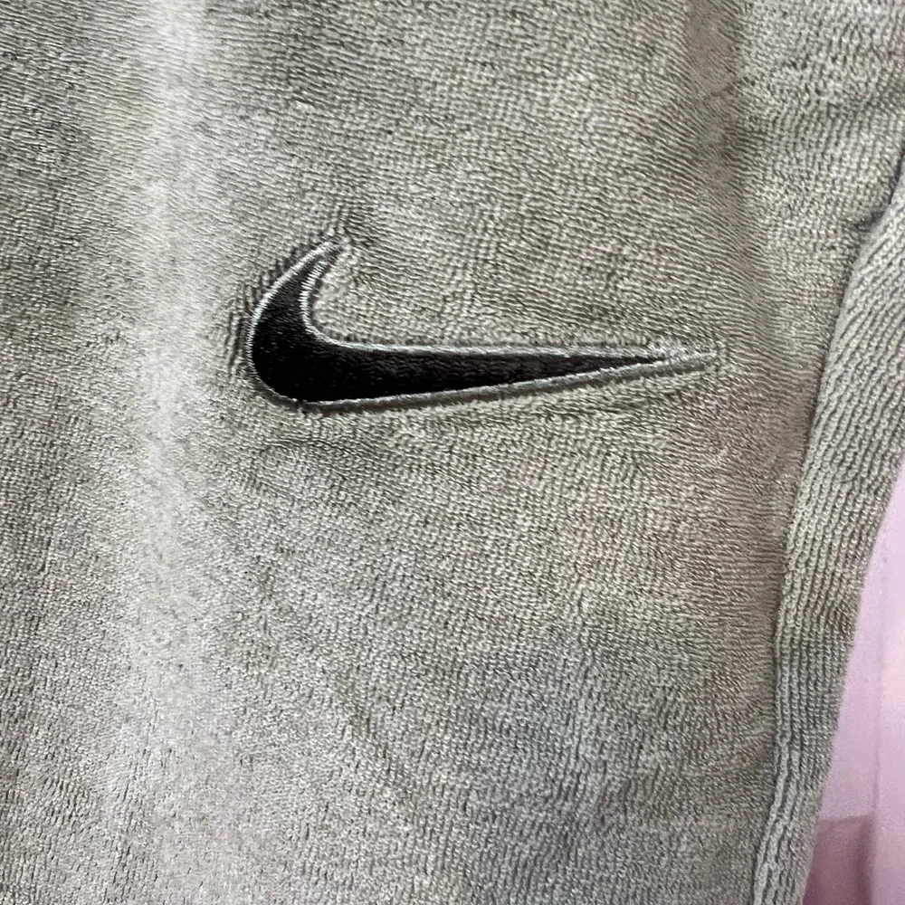Nike velour shorts - Picture 4 of 4